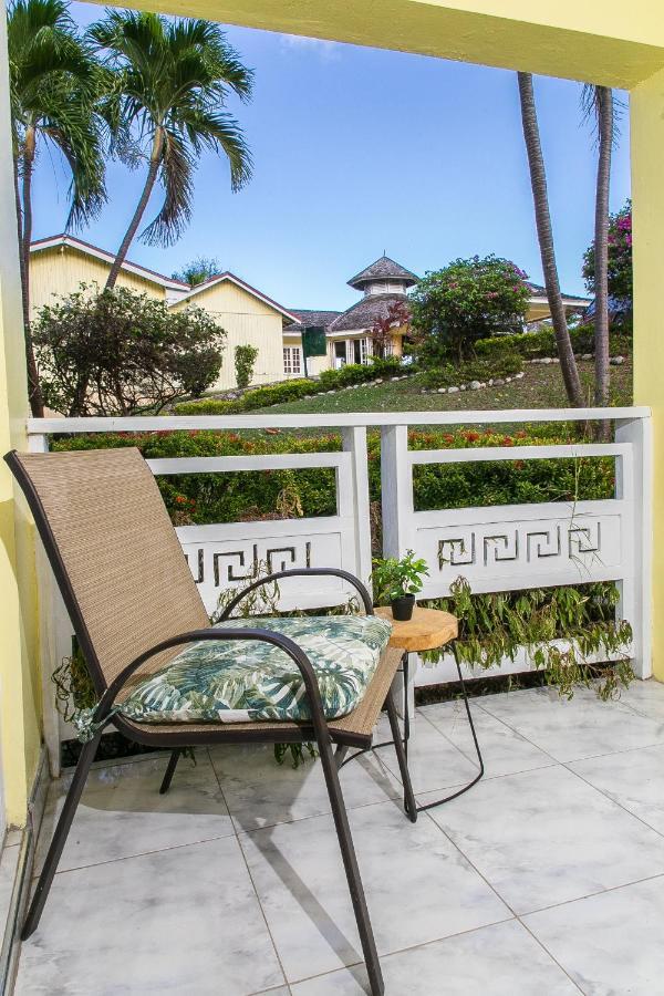 Apartmán Quaint Mini-Mystic Studio! Ocho Rios Exteriér fotografie